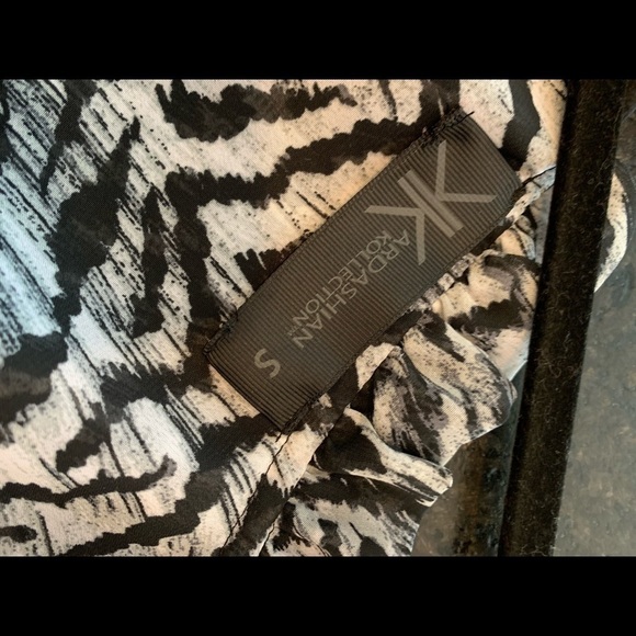 Kim Kardashian blouse - Picture 8 of 13